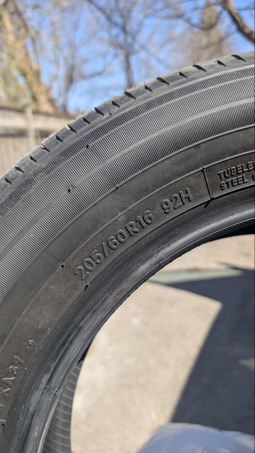 TOYO 205/60R16 92H Tires - photo 2