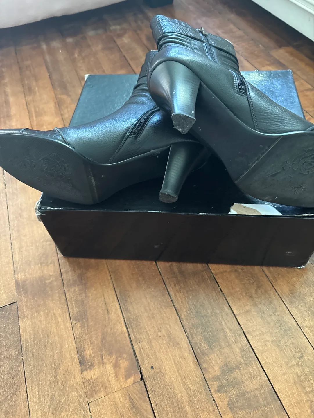 Ckala Boto Women's Black Leather Boots - Size 38 image indicator(4)