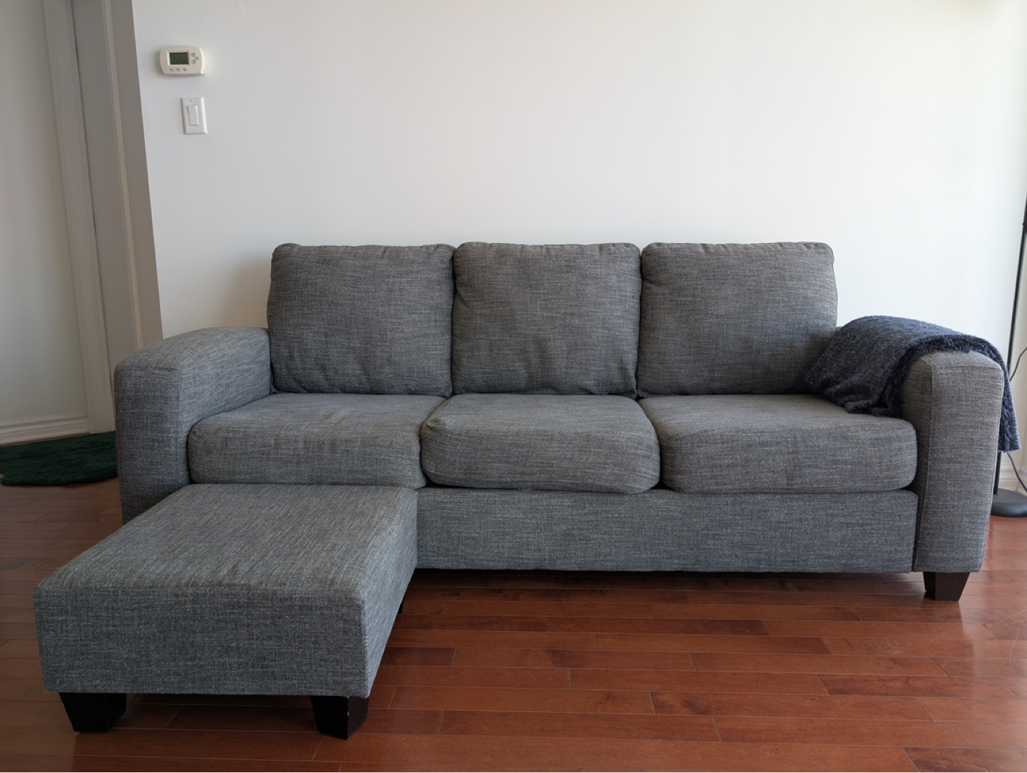 Grey sectional couch (with optional reversible chaise / ottoman) - photo 3
