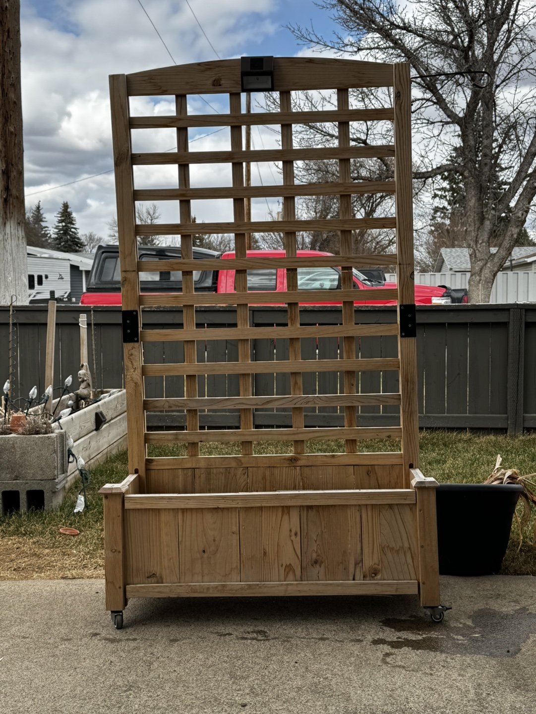 Wooden Planter Box with Trellis