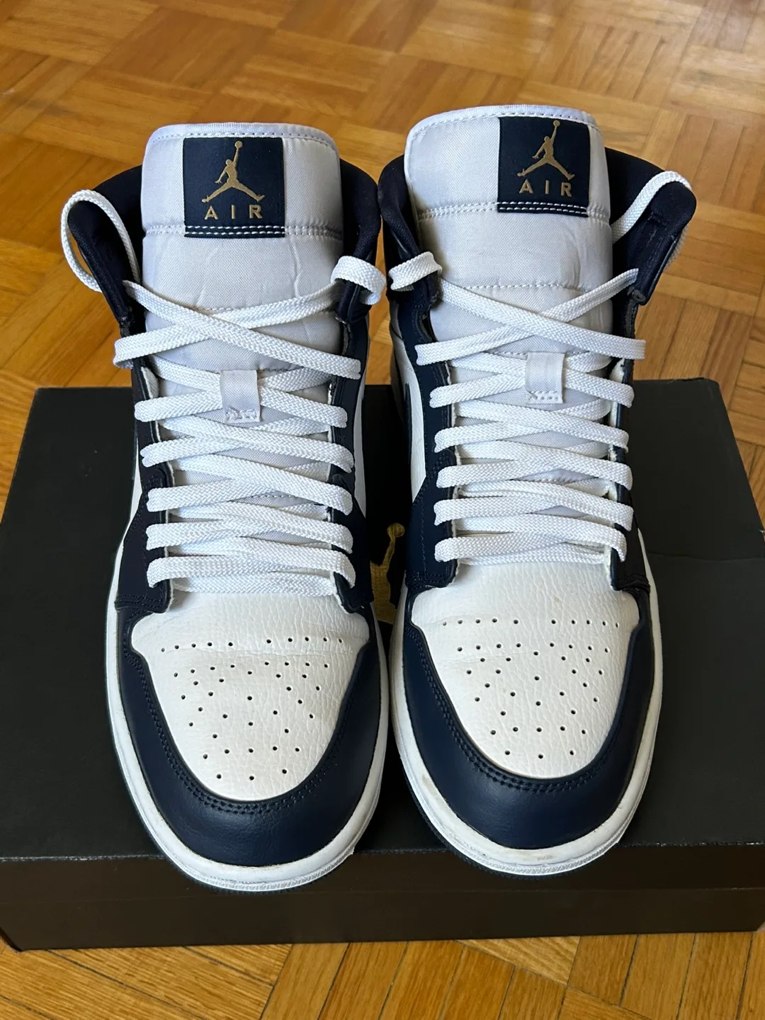 Nike Air Jordan 1 Mid SE - Obsidian/White image indicator(2)