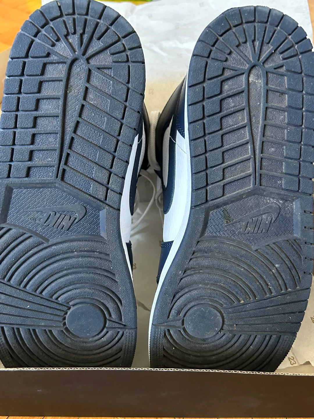 Nike Air Jordan 1 Mid SE - Obsidian/White image indicator(8)