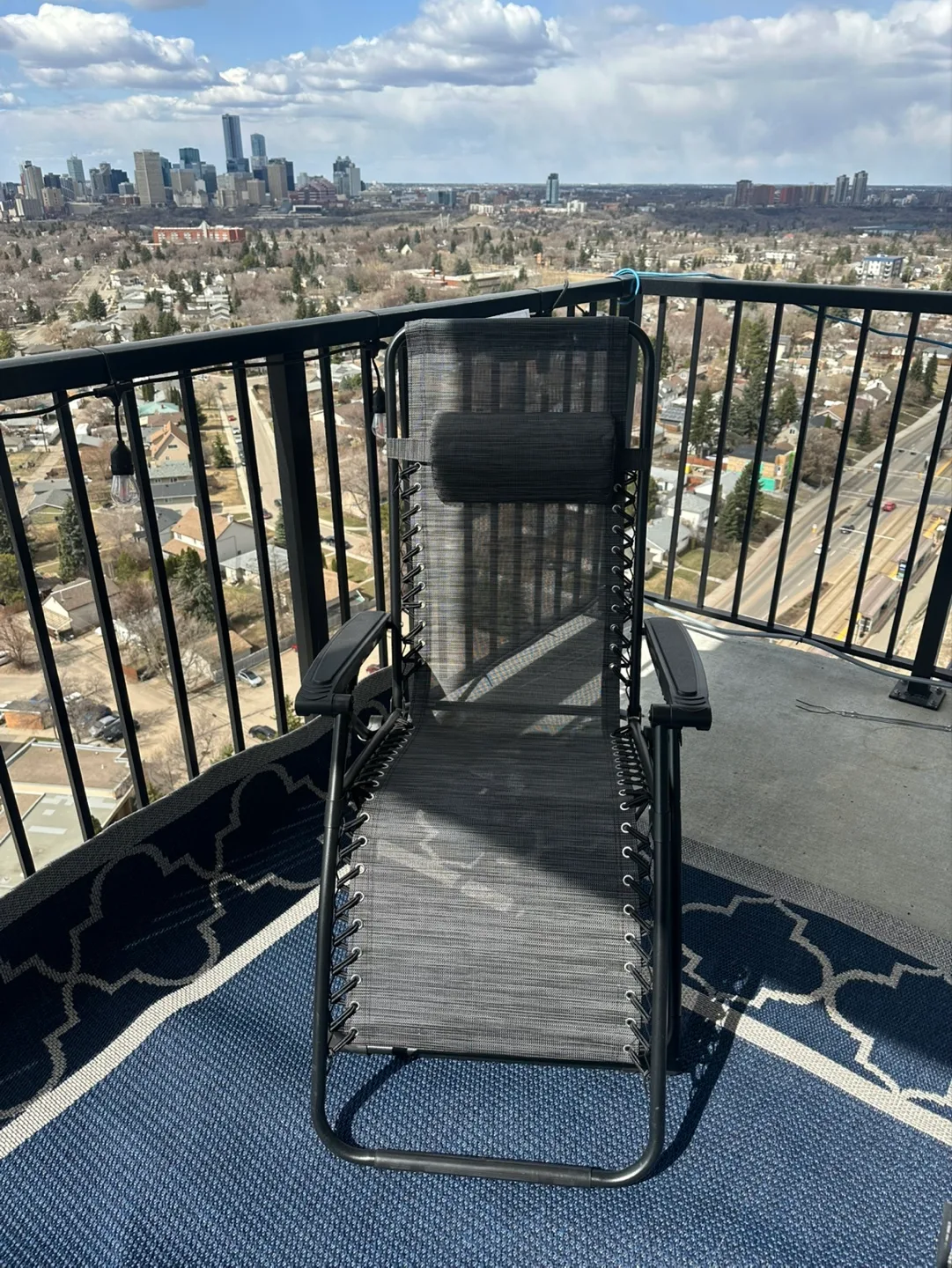 BRAND NEW Mainstays Zero Gravity Recliner Chair thumbnail