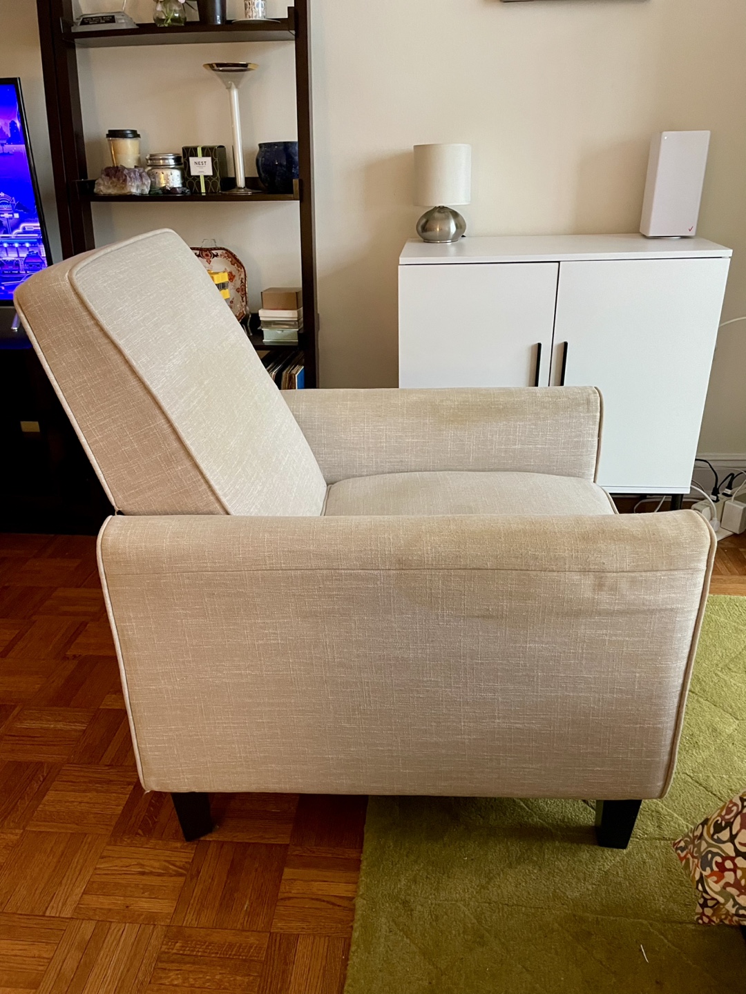 Beige Recliner Chair - photo 3