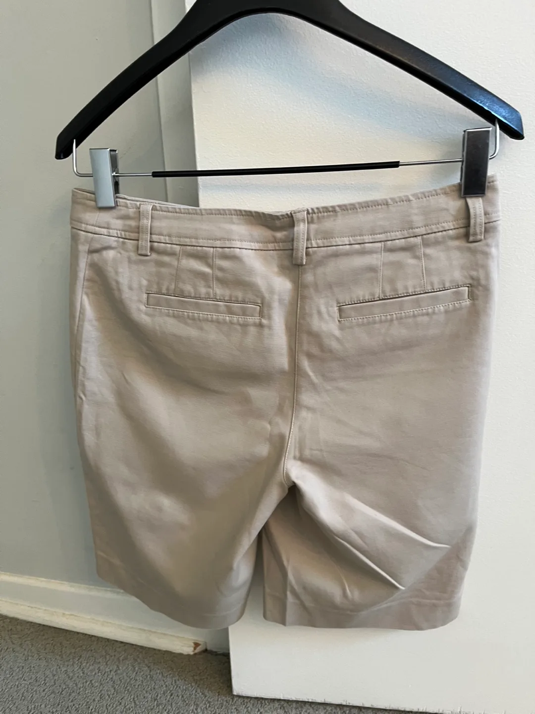 Jones New York Beige Shorts 💚 image indicator(2)