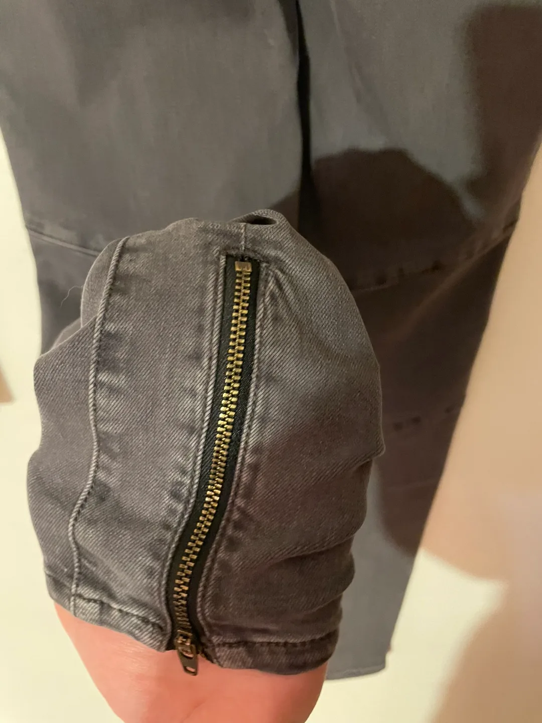 American Eagle Grey Moto Jeans image indicator(3)