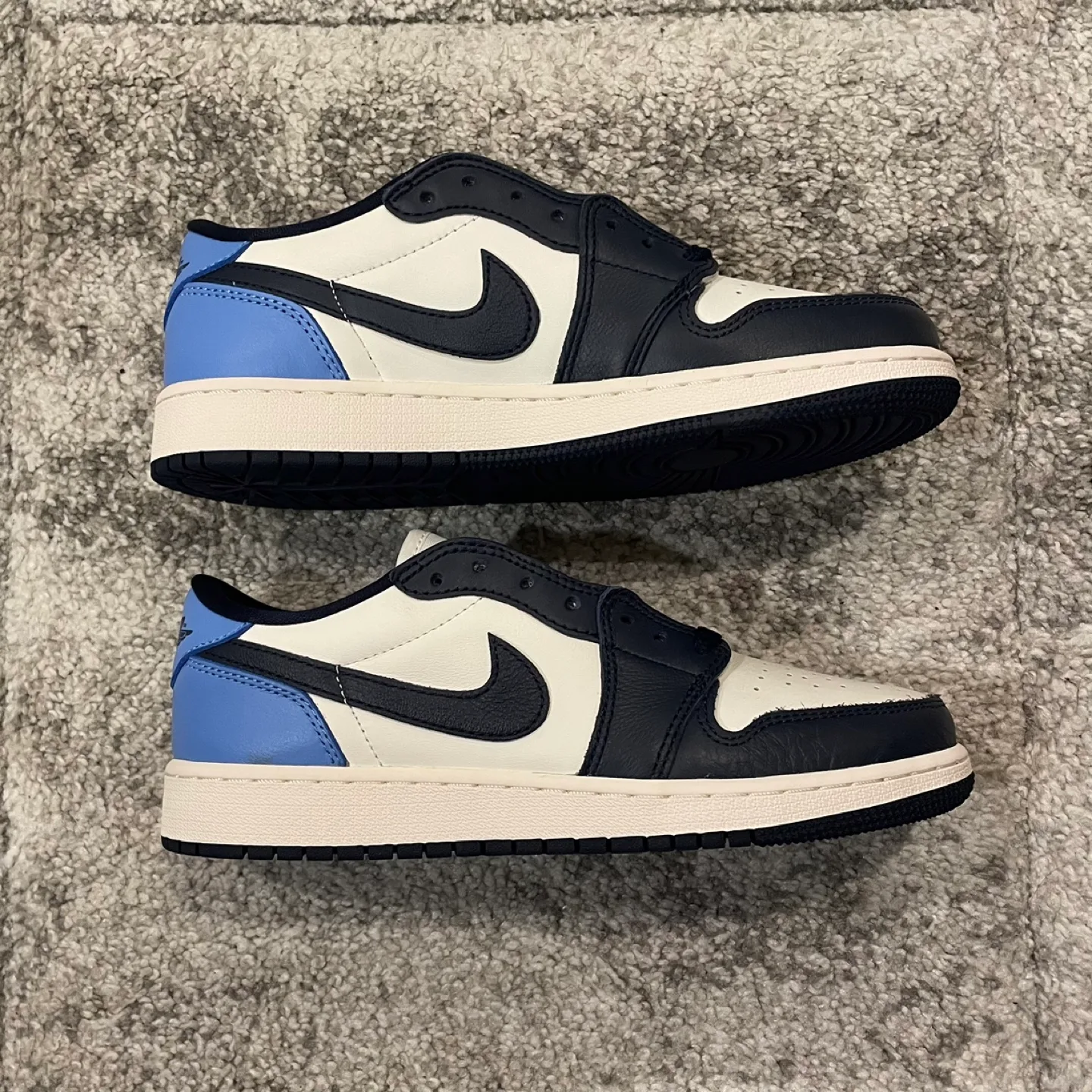 Air Jordan 1 Low Retro OG “Obsidian” image indicator(5)