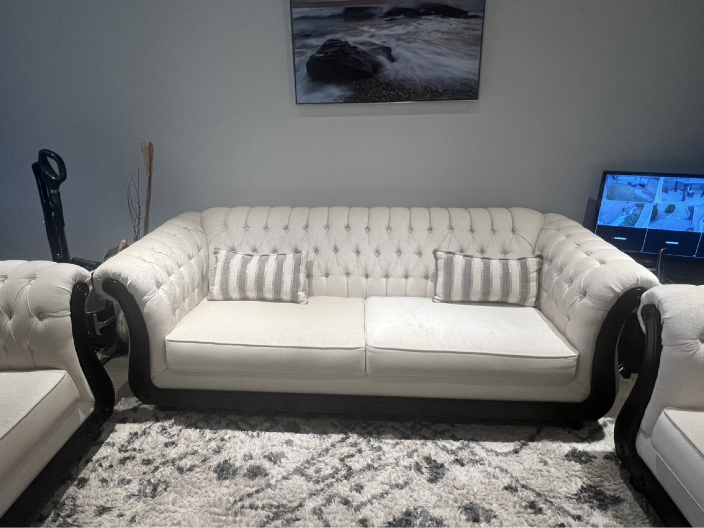 Elegant Off-White Sofa Set - photo 4