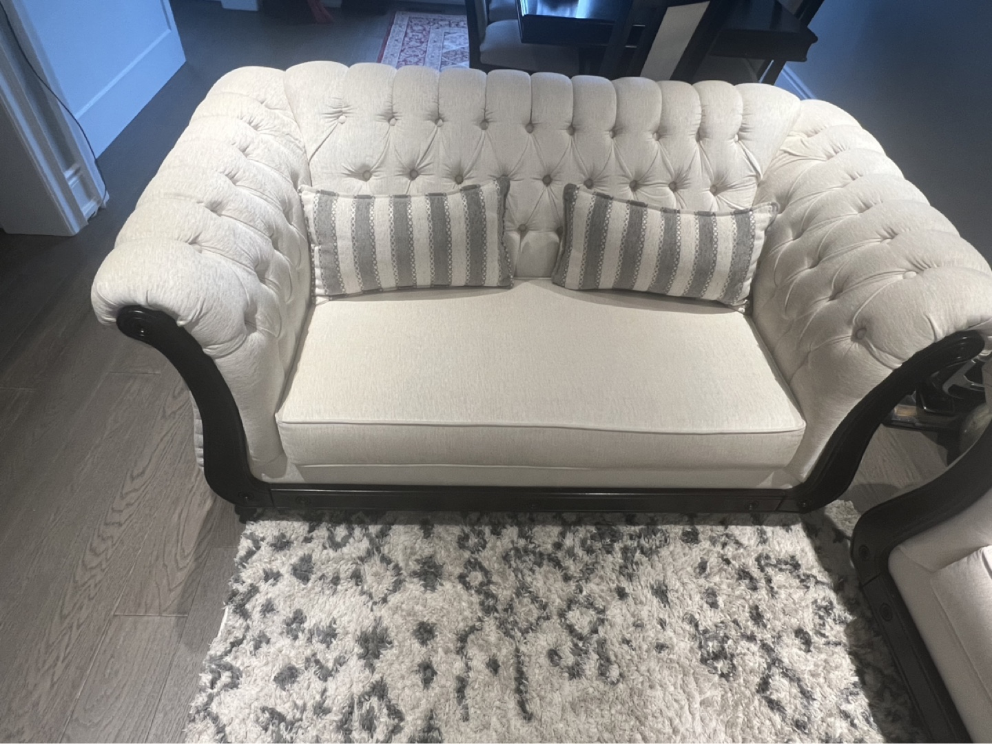Elegant Off-White Sofa Set - photo 5