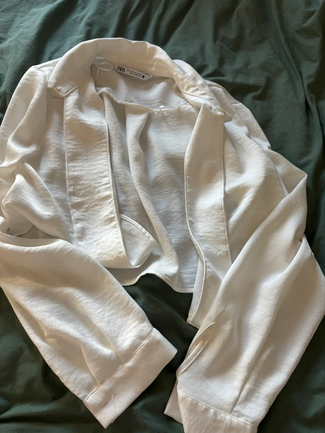 Zara White Cropped Button-Up Shirt thumbnail