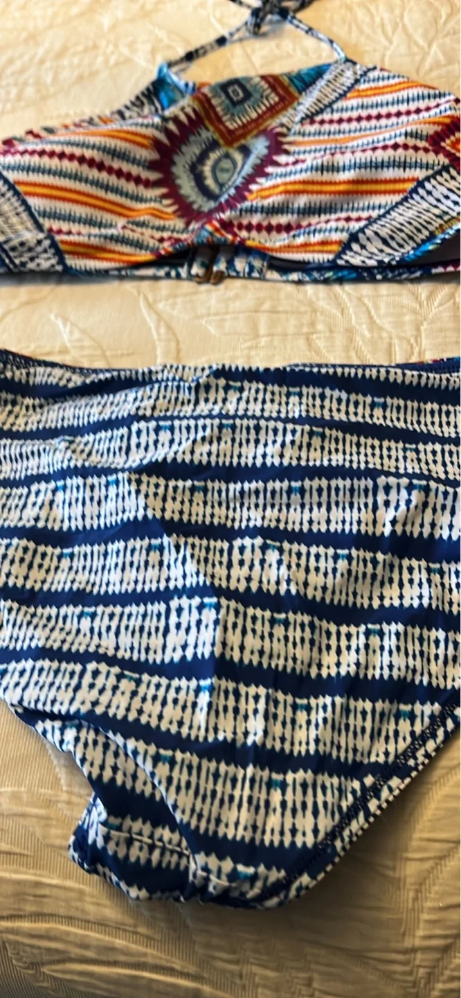 Women's Colorful Halter Bikini Set image indicator(3)