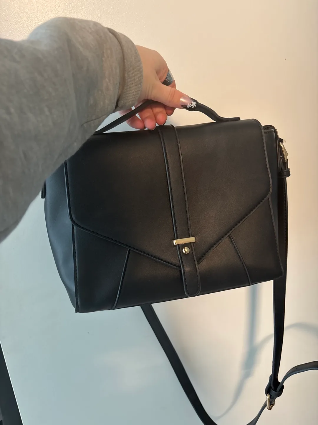Black crossbody bag thumbnail