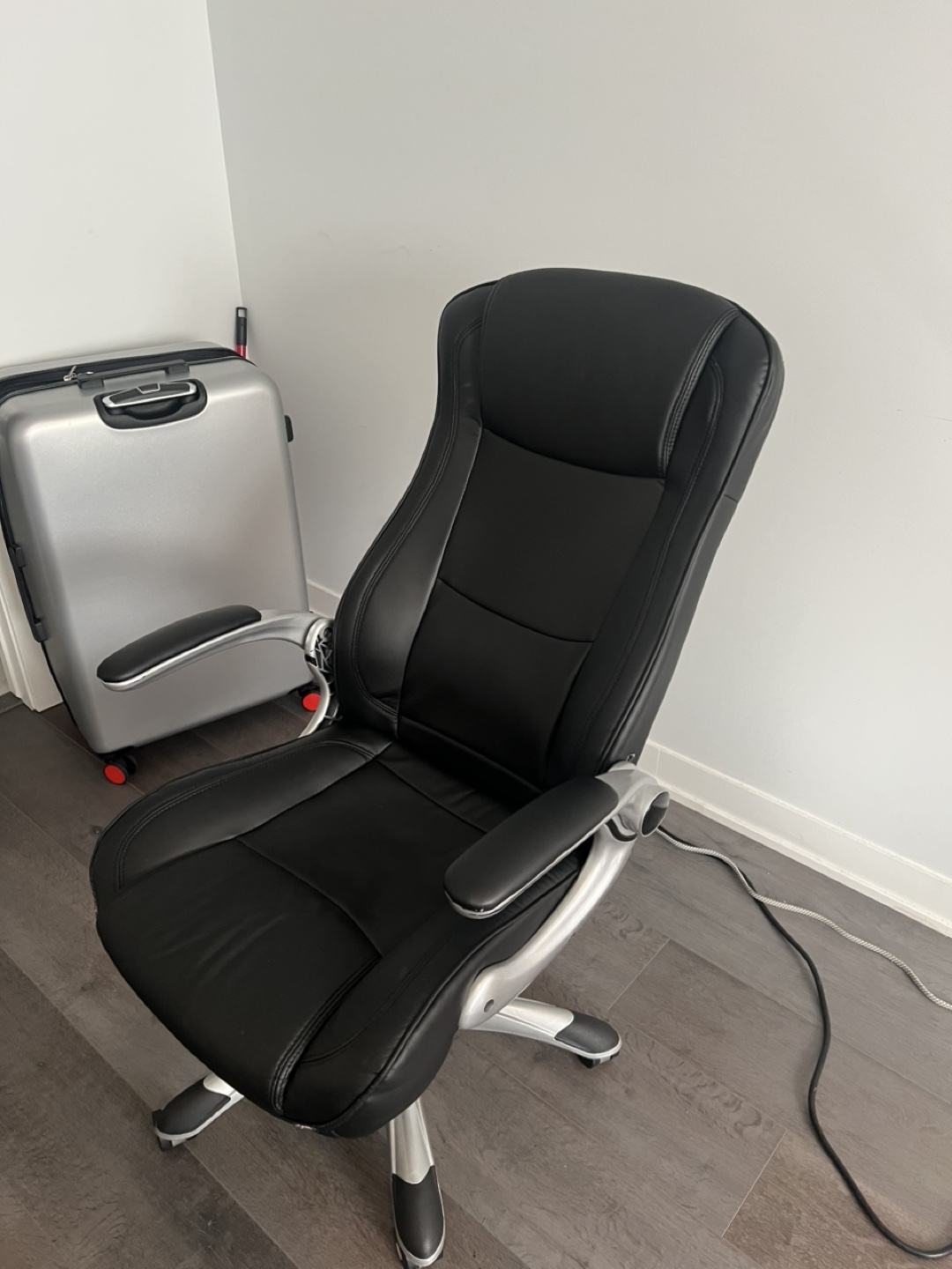 Black Leather Executive Office Chair - photo 4