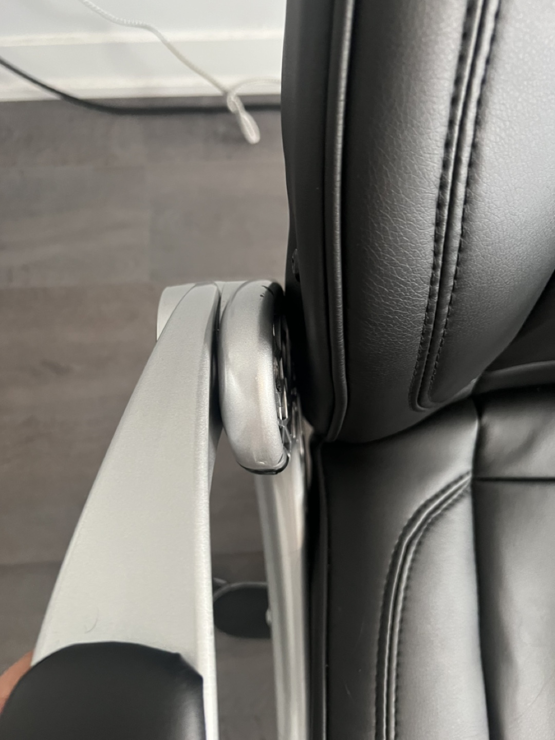 Black Leather Executive Office Chair - photo 5