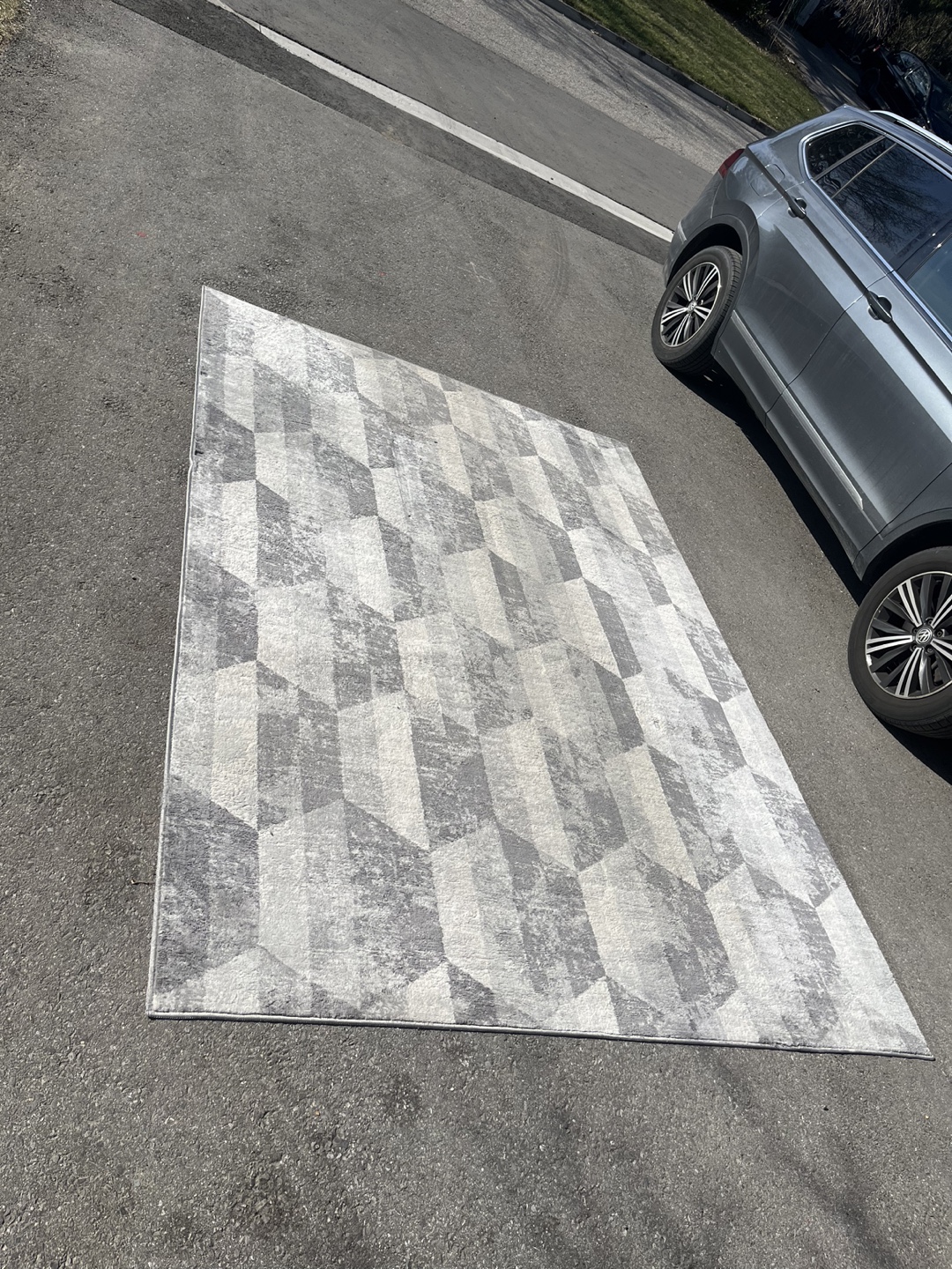 Large Grey and White Geometric Area Rug - photo 2