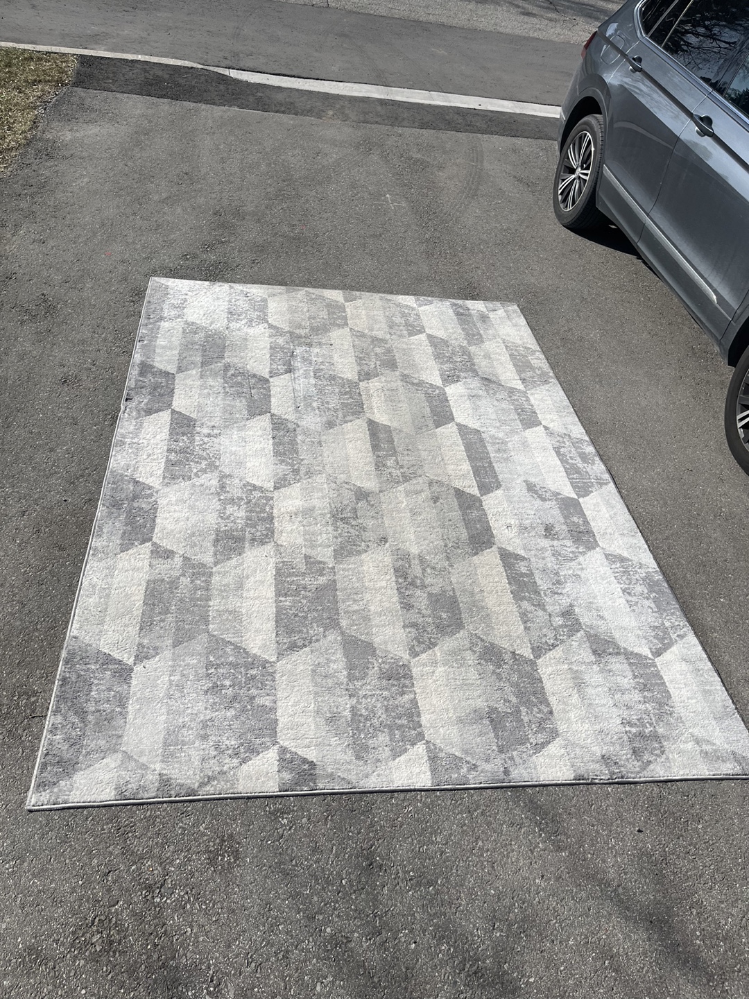 Large Grey and White Geometric Area Rug