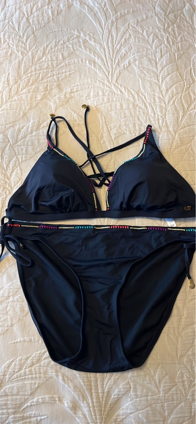 Gorgeous Black Bikini Set - Size Large