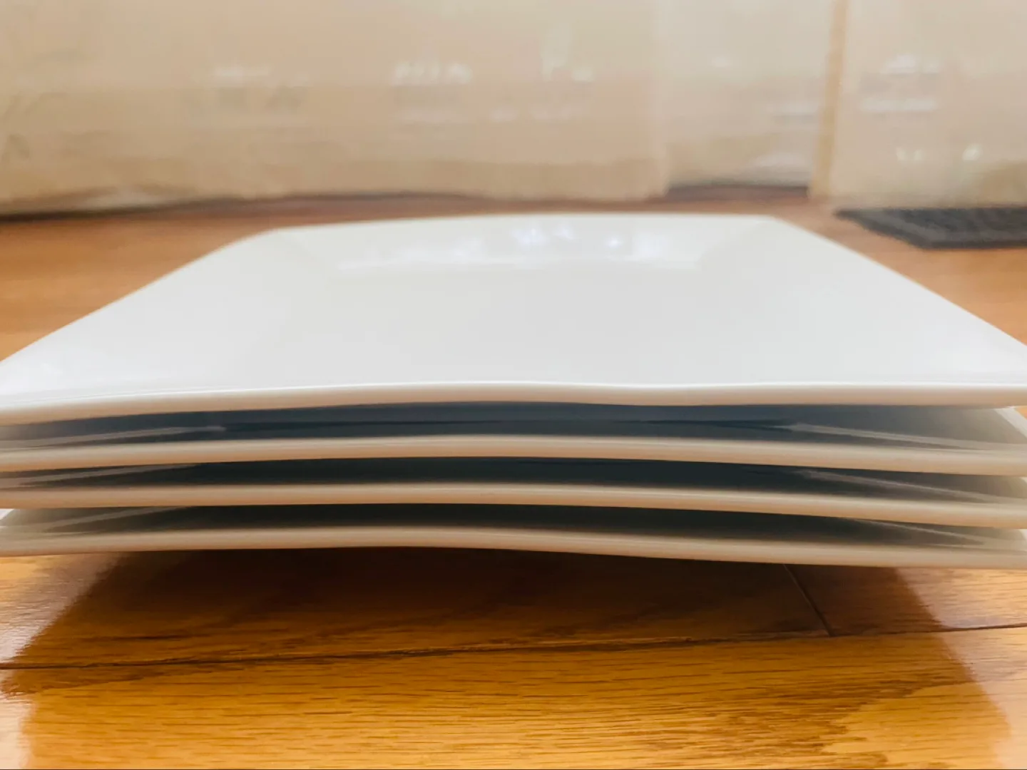 💚Set of four white square porcelain serving platters image indicator(2)