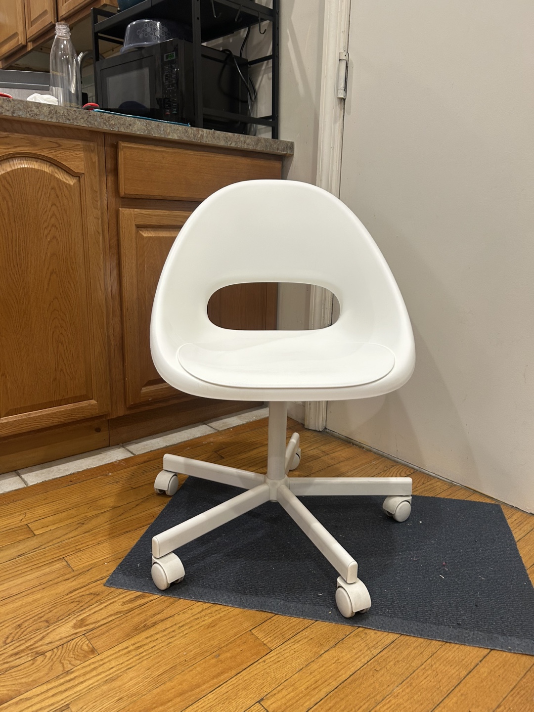 Ikea LOBERGET / MALSKÄR  White Rolling Desk Chair