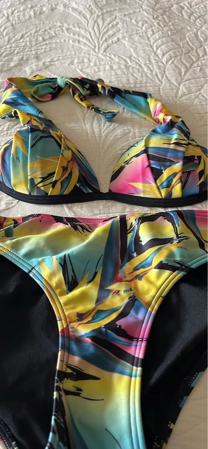 Women's Tropical Print Bikini Set image indicator(2)