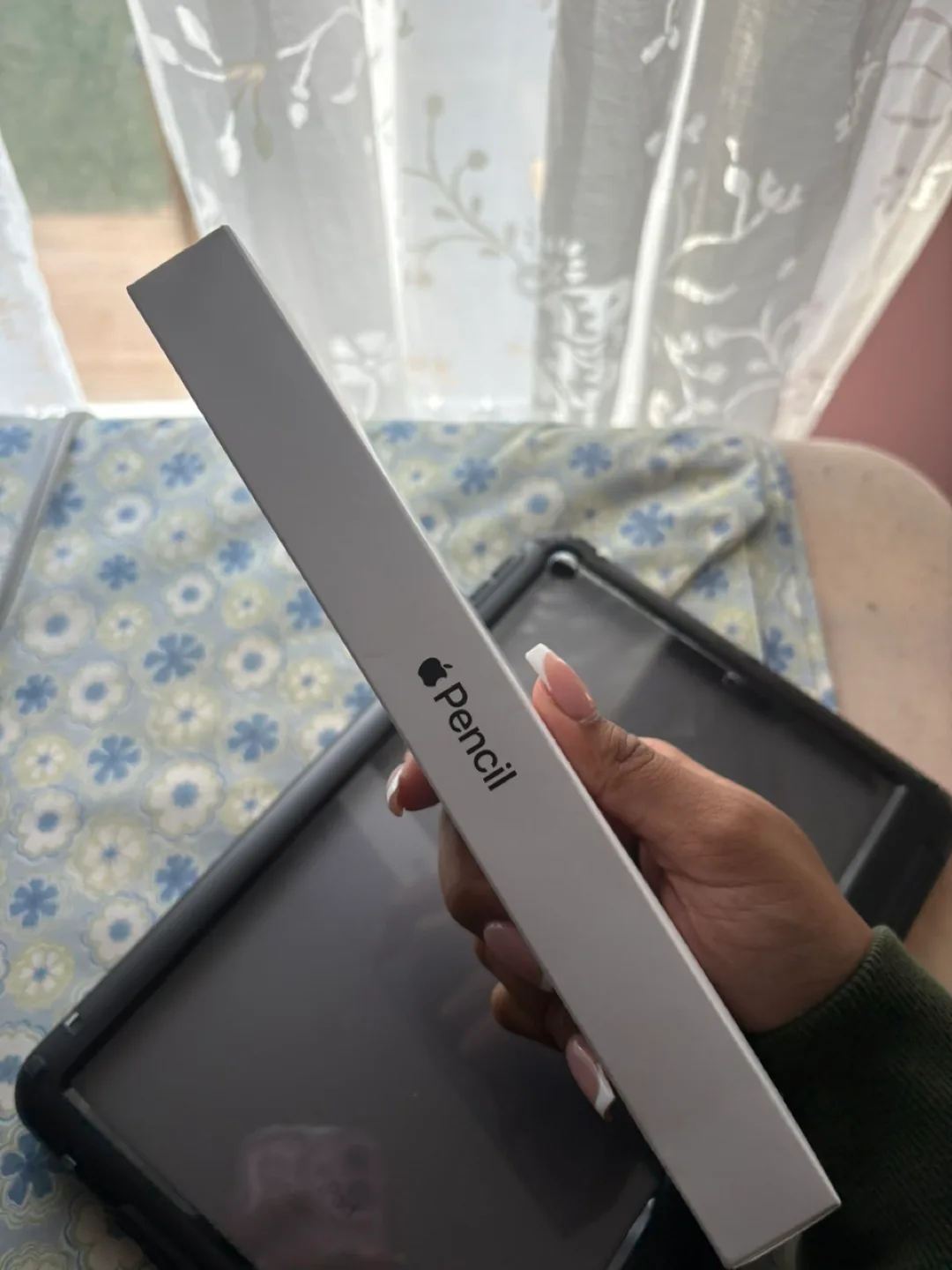 Apple Pencil [comes in box] image indicator(3)