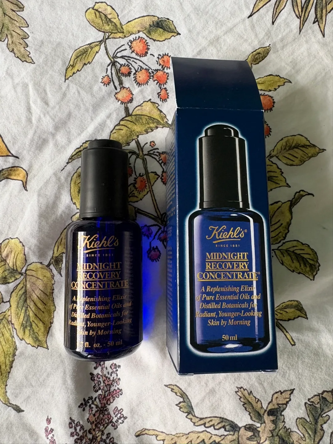 Kiehl's Midnight Recovery Concentrate Moisturizing Face Oil image indicator(2)