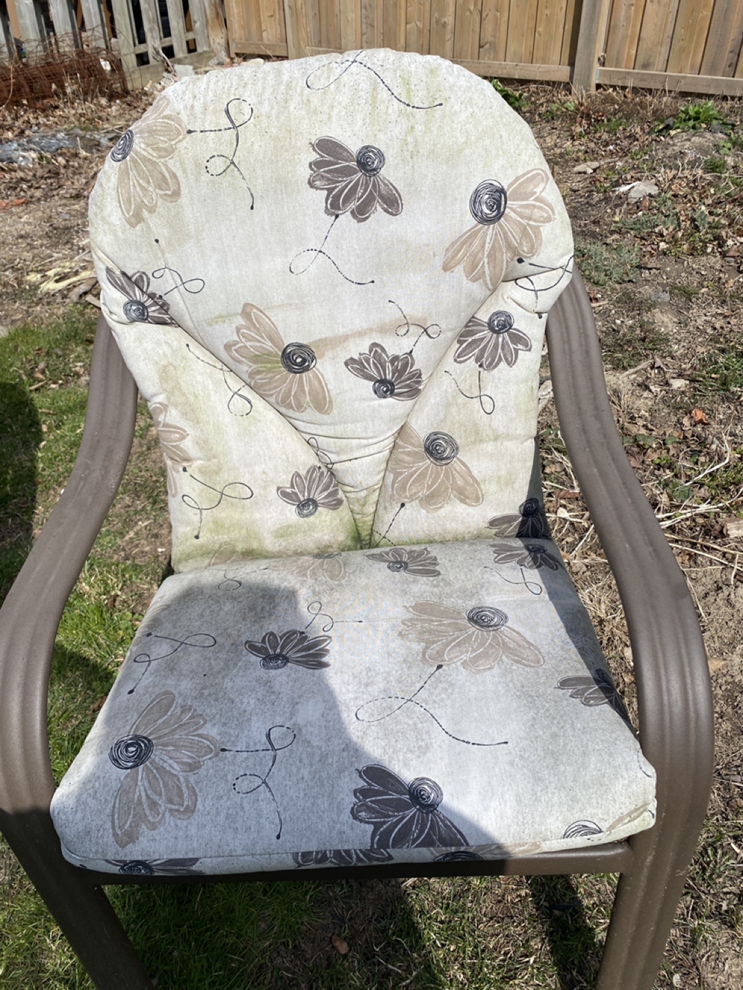Patio Set - 4 Chairs and Glass Top Table - photo 3