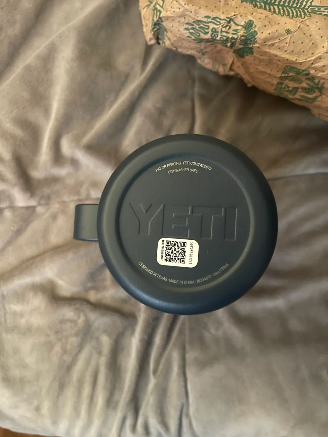 YETI 24 oz Mug - Navy - Uline Branded image indicator(4)