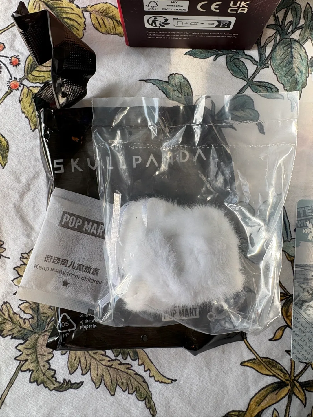 POP MART SKULLPANDA Tell Me What You Want Series Let it Snow image indicator(9)