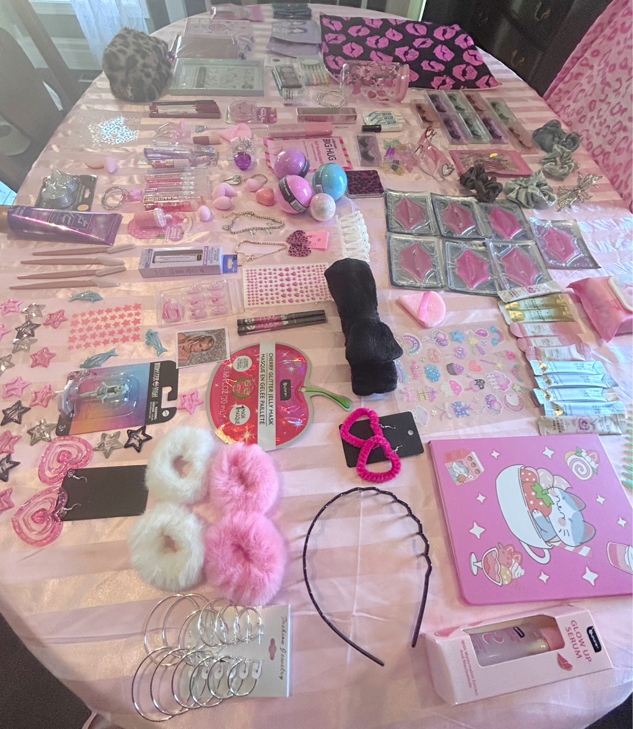 Over 125 items. Pink and black - photo 3