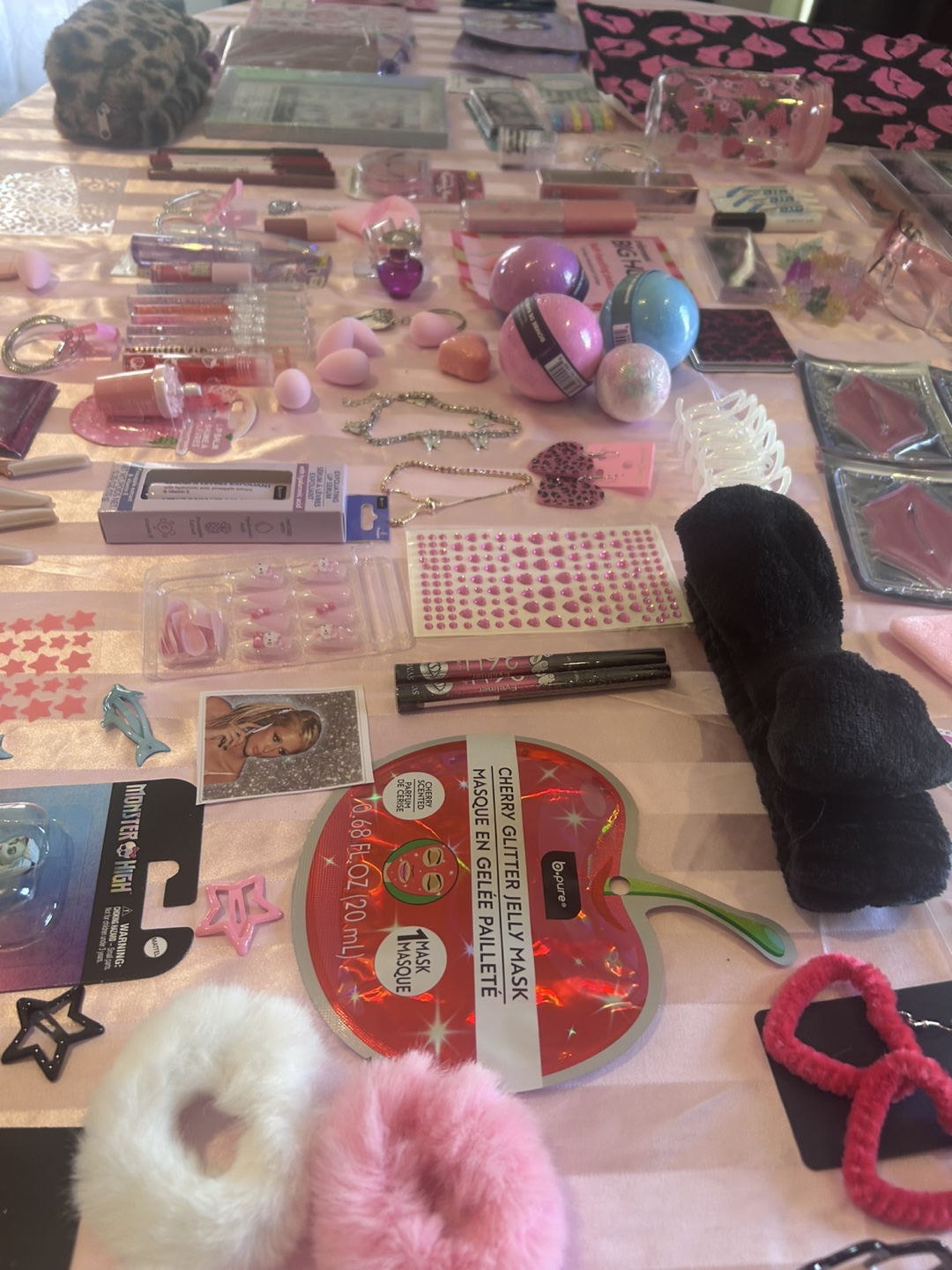 Over 125 items. Pink and black - photo 2
