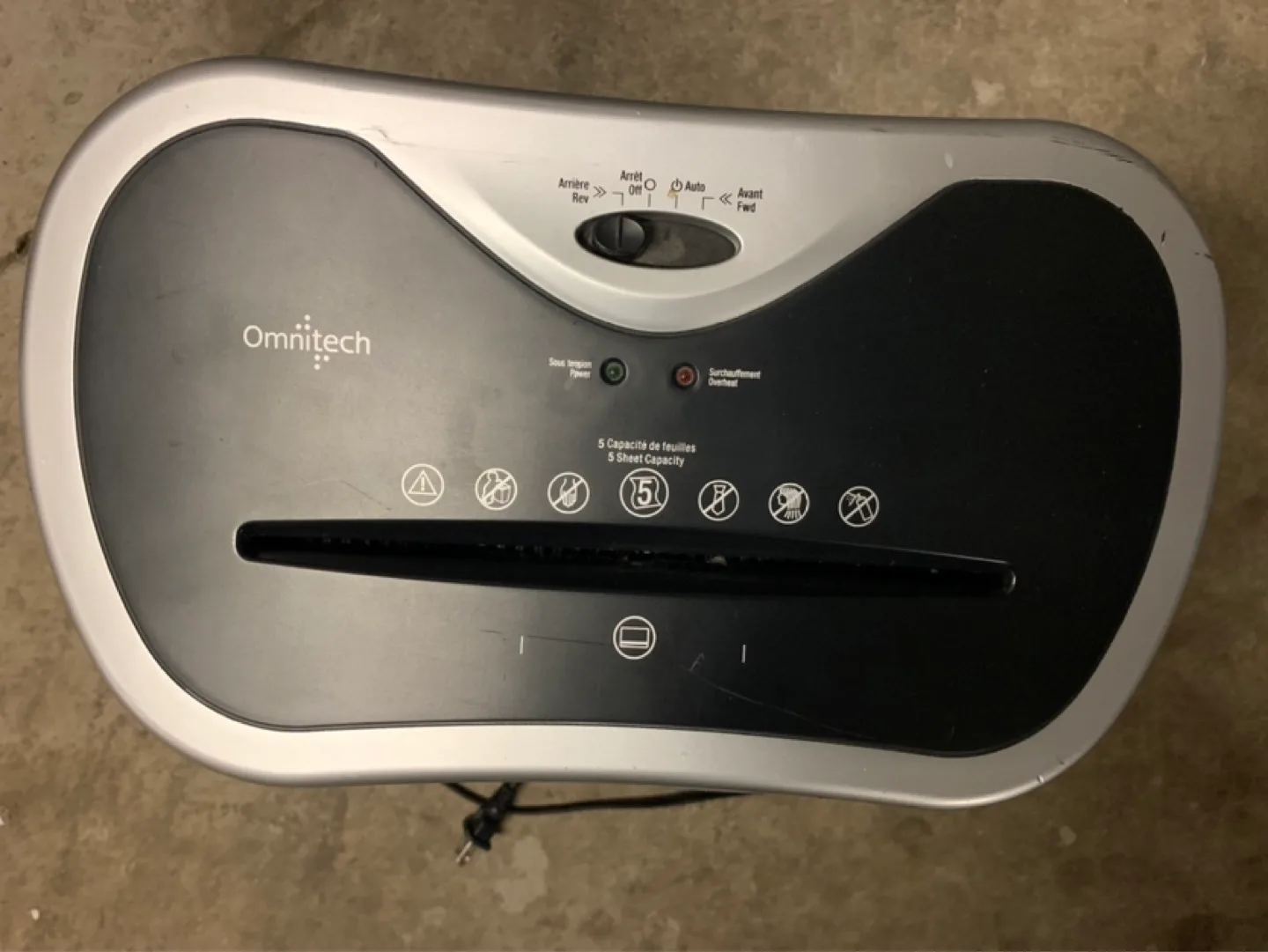 Omnitech Shredder 5-Sheet Capacity image indicator(2)