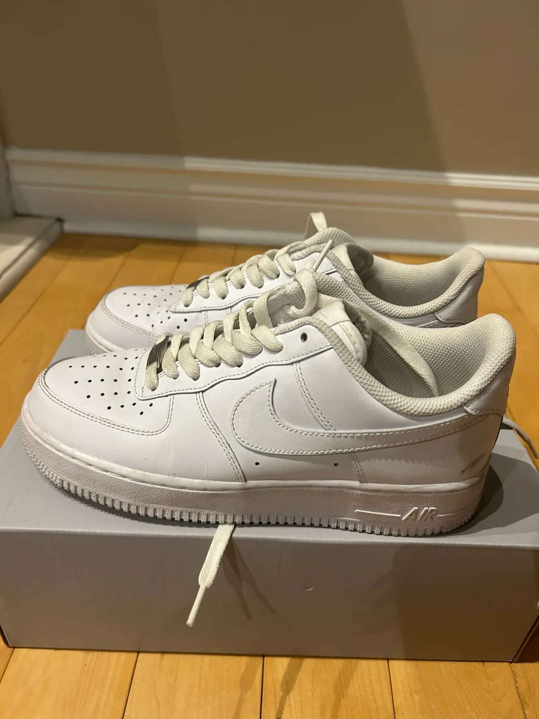 Nike Air Force 1 ‘07 shoes - Size 8 image indicator(4)