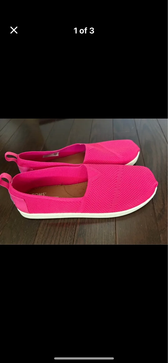 All shoes $10 each…sizes in the pictures image indicator(7)