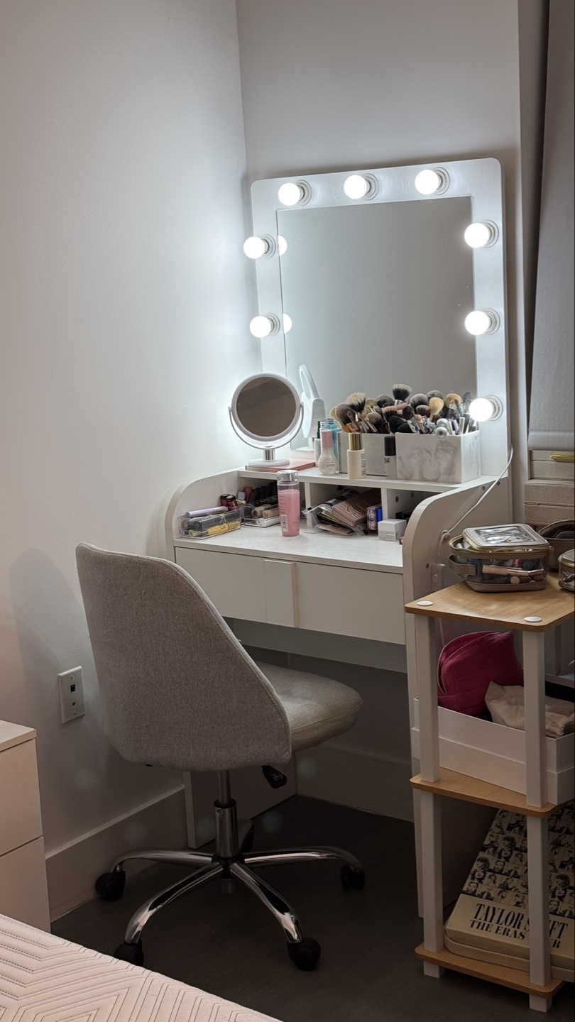 White Vanity Set with Hollywood Mirror and Chair