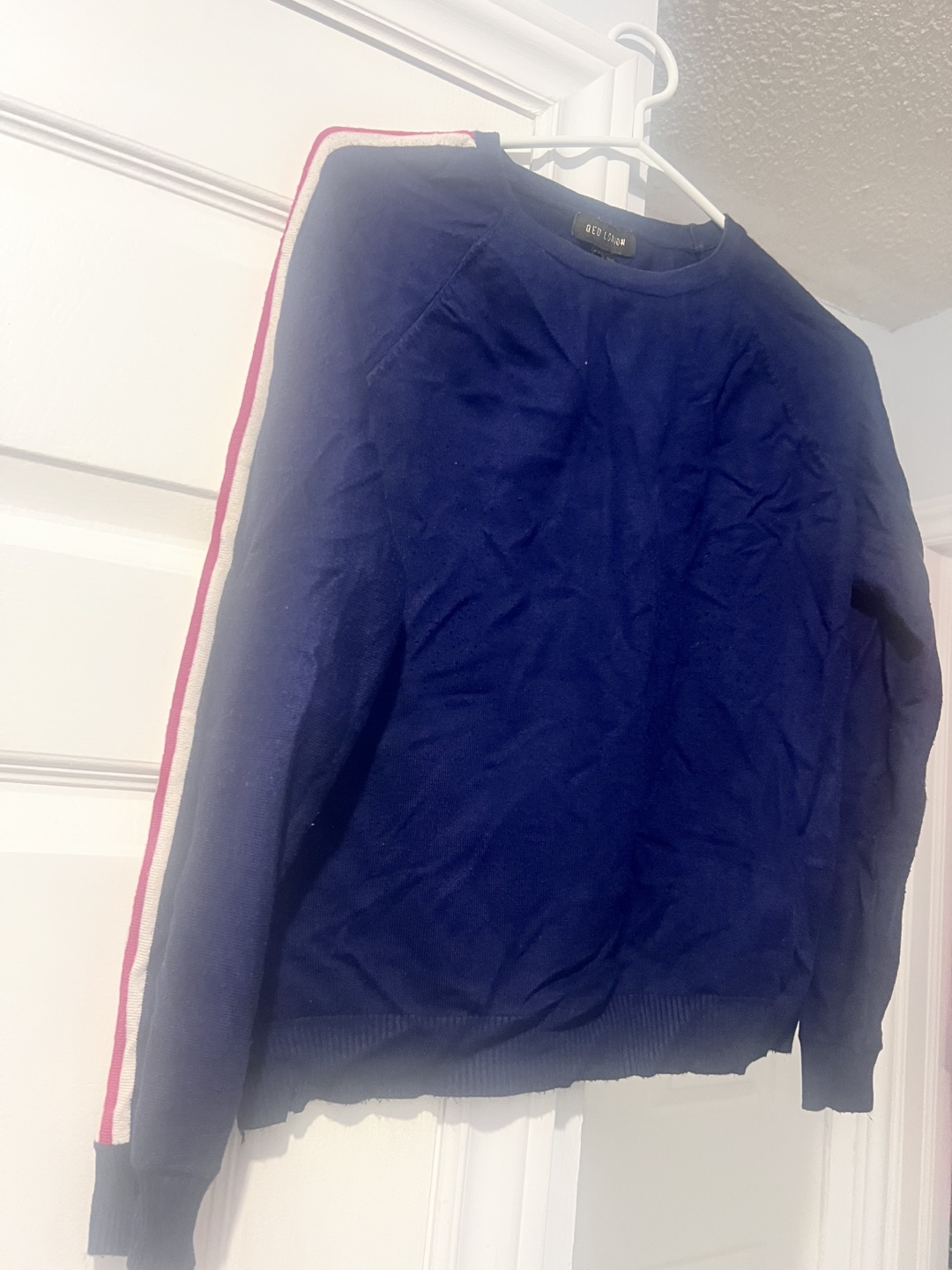 Declutter sales - Navy blue sweater with red and white stripes - photo 3