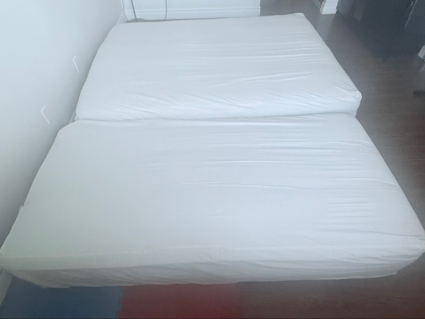 Twin and queen Mattress with protector - photo 2