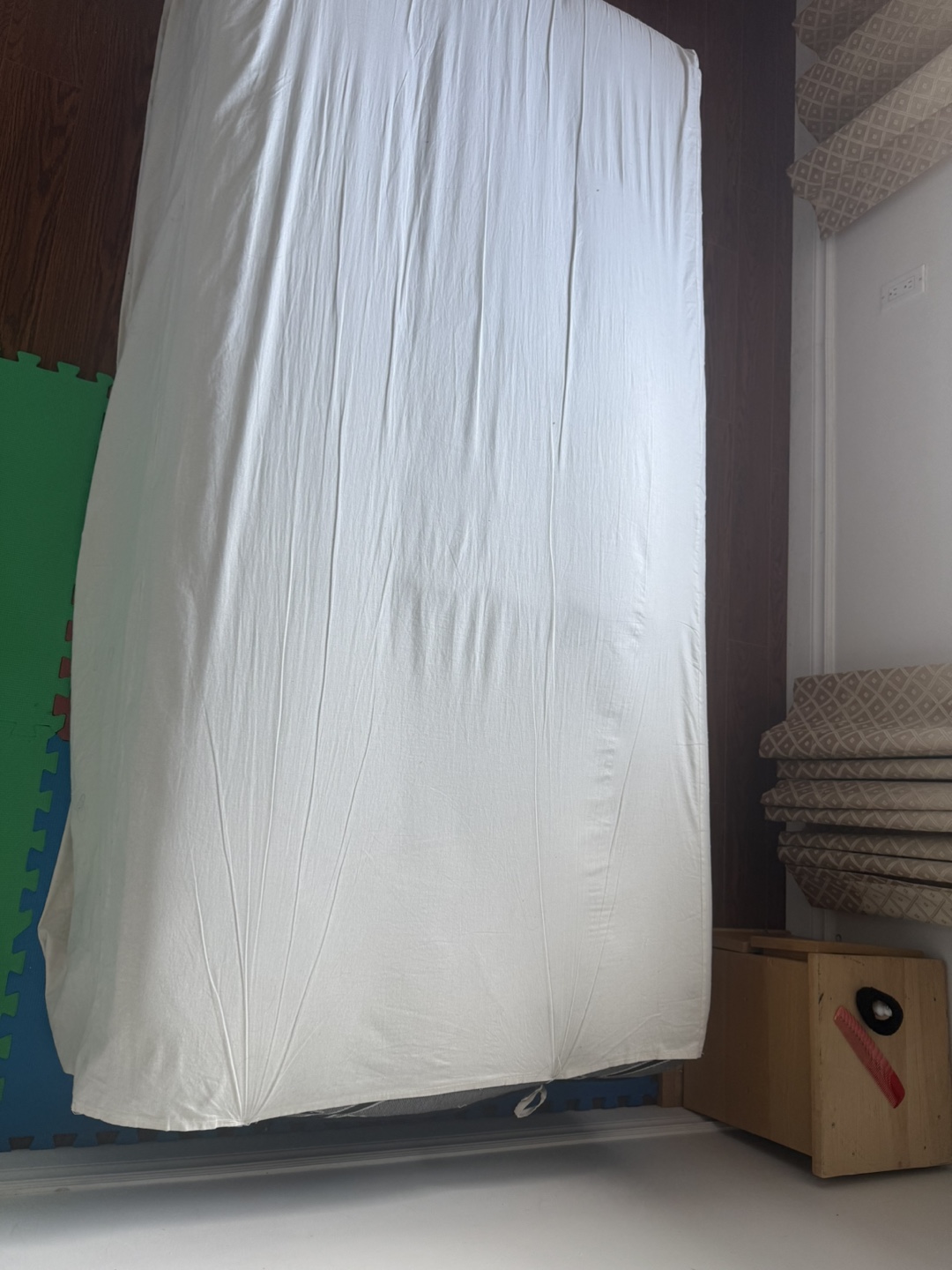 Twin and queen Mattress with protector - photo 3