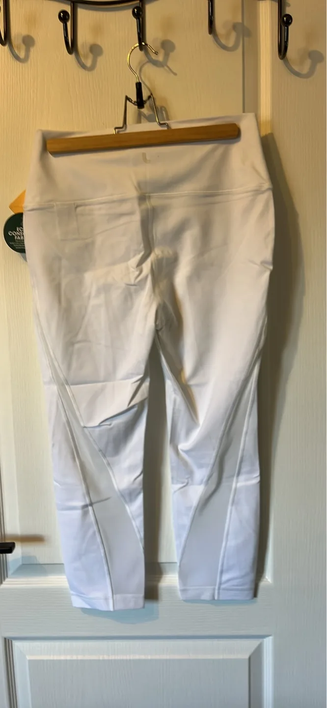 LOLE Yuna Women's White Sports Bra & Leggings Set - Size Large image indicator(3)