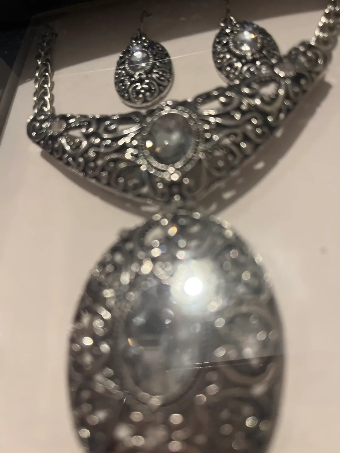 Silver Filigree Necklace and Earrings Set image indicator(3)