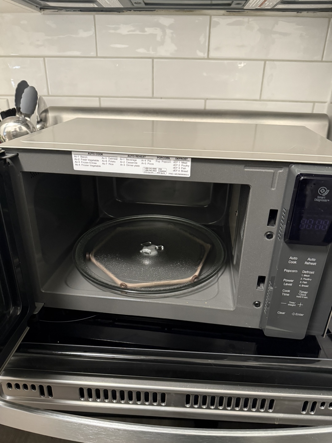 LG Smart Inverter Microwave Oven - 0.9 cu.ft - photo 2