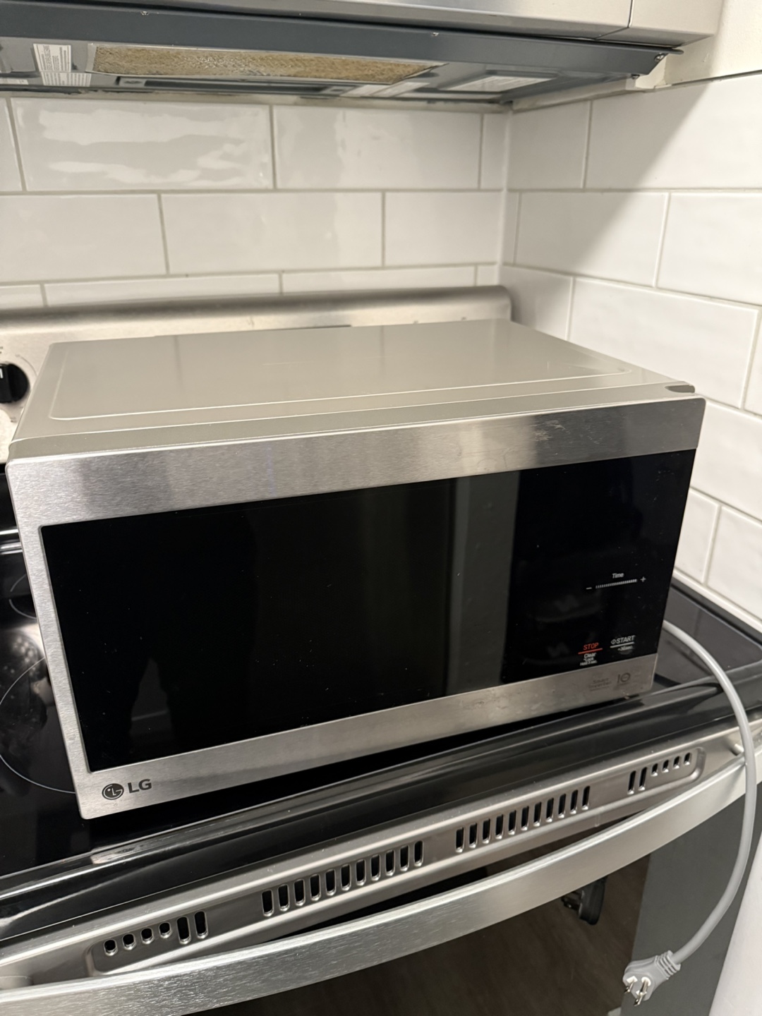 LG Smart Inverter Microwave Oven - 0.9 cu.ft - photo 3
