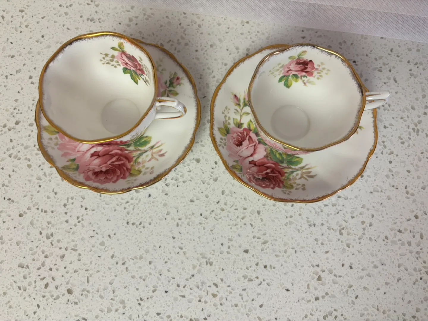 Pair of Royal Albert American Beauty Teacups and Saucers image indicator(4)
