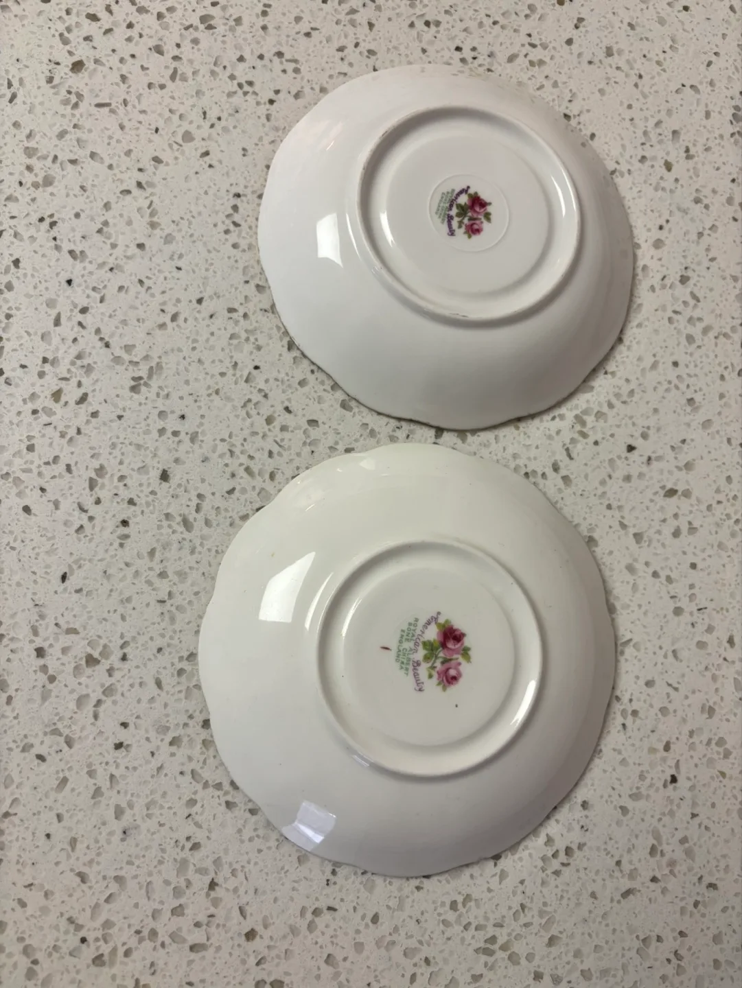 Pair of Royal Albert American Beauty Teacups and Saucers image indicator(8)
