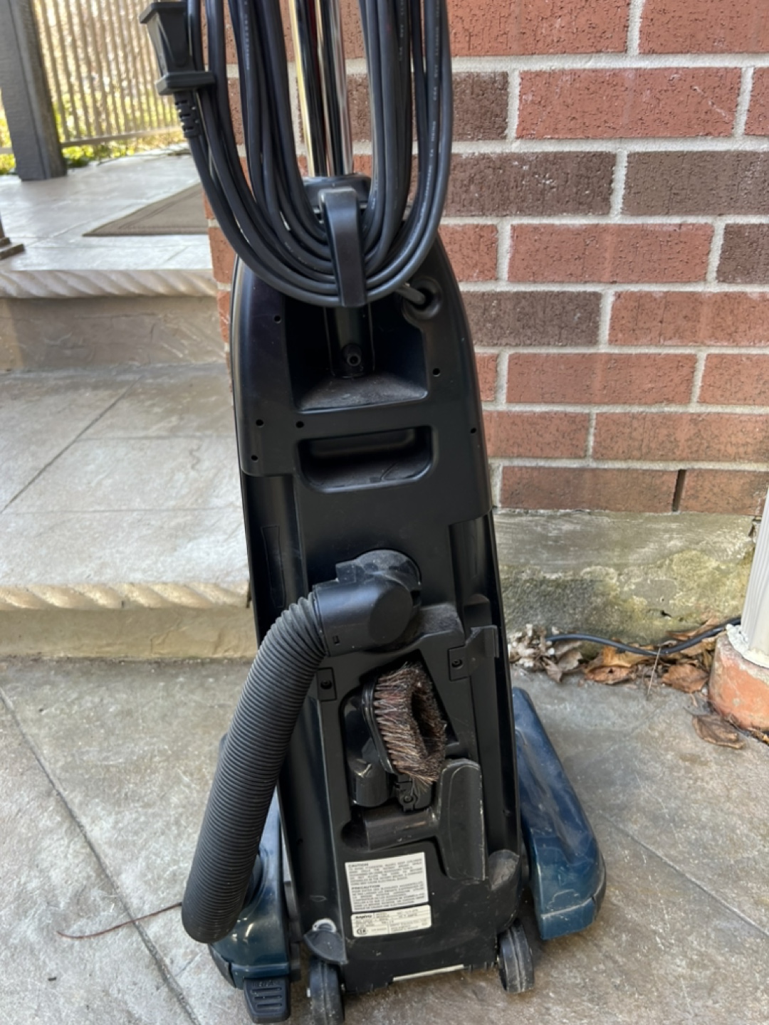 Sanyo PerfomMax 12.0 Amps Upright Vacuum Cleaner - photo 2