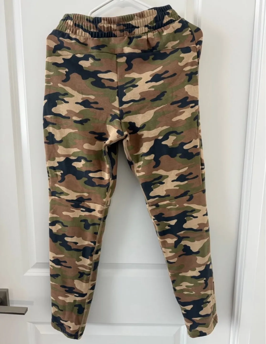 Teen GapFit Cozy Tech Joggers with Sherpa Lining  ~ Size XXL💚 image indicator(2)