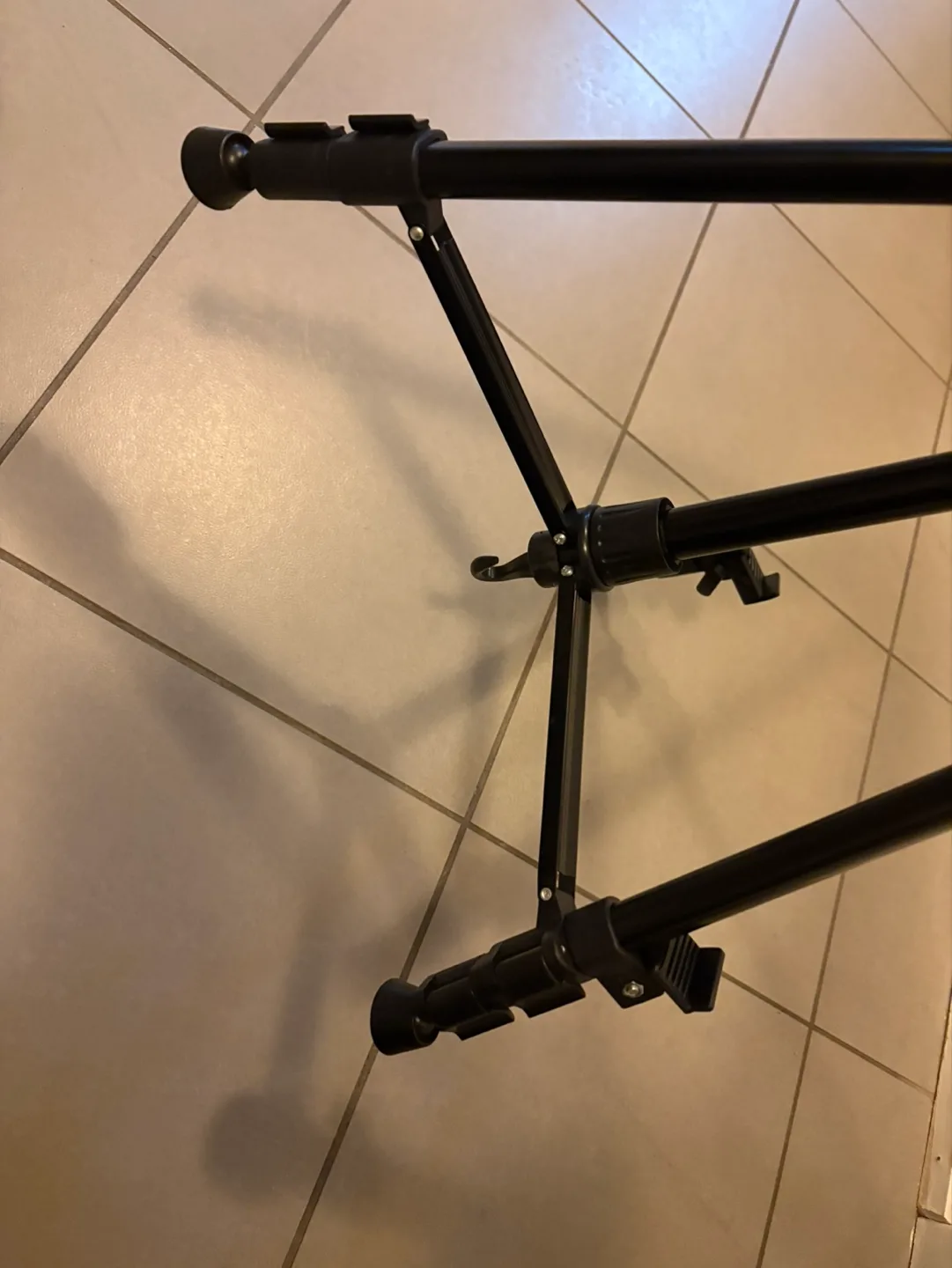 Portable Tripod Stand image indicator(4)