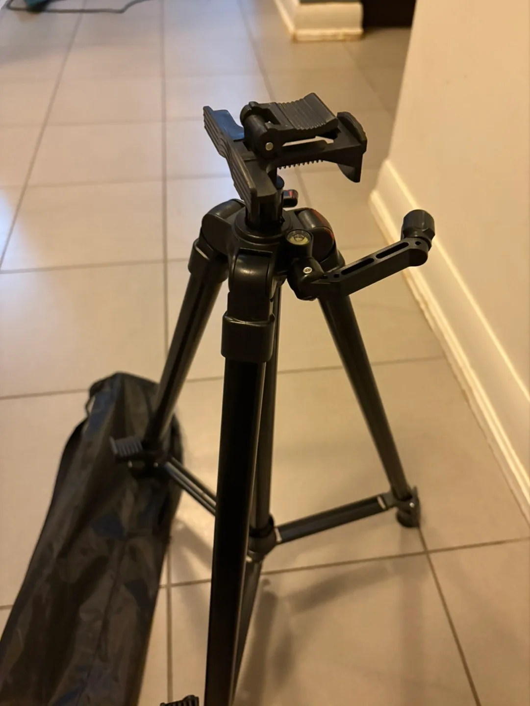 Portable Tripod Stand image indicator(6)