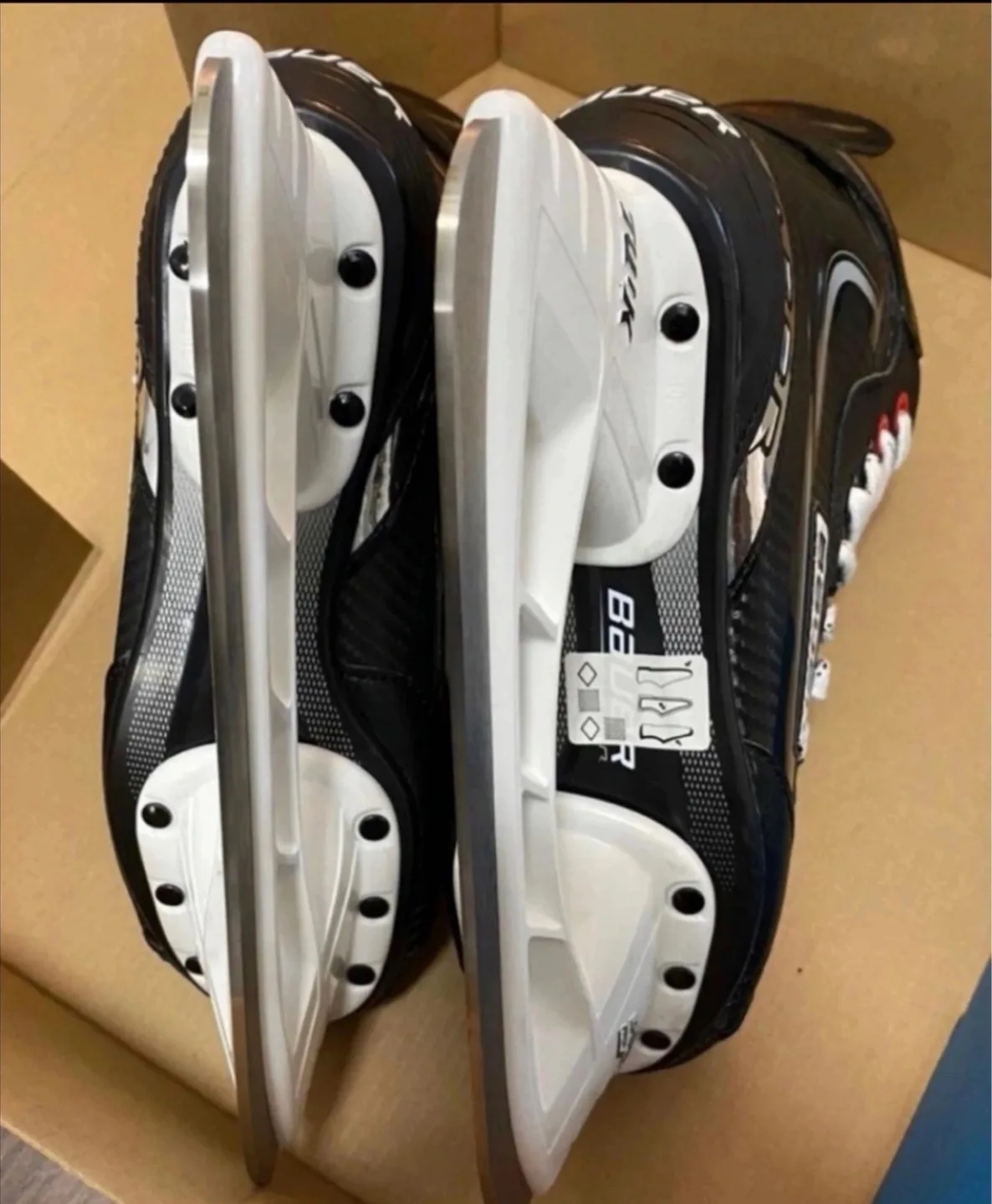 Bauer Vapor X3.5 Youth Ice Hockey Skates💚 image indicator(2)