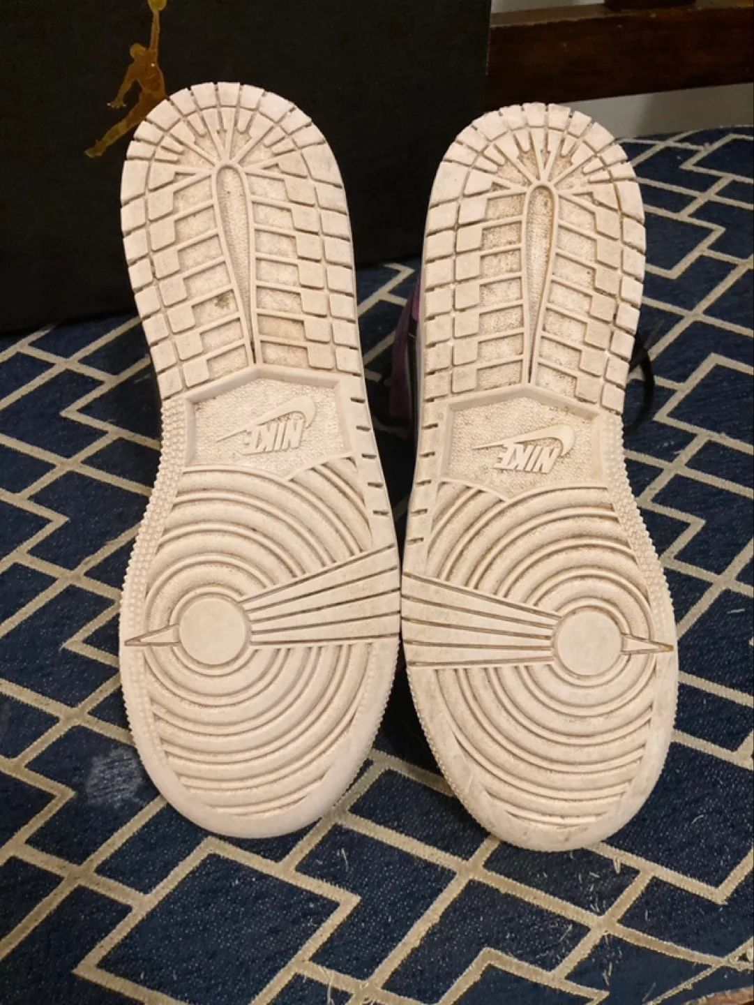 Girls' Air Jordan 1 Mid (GS) Size 6y 💚 image indicator(5)